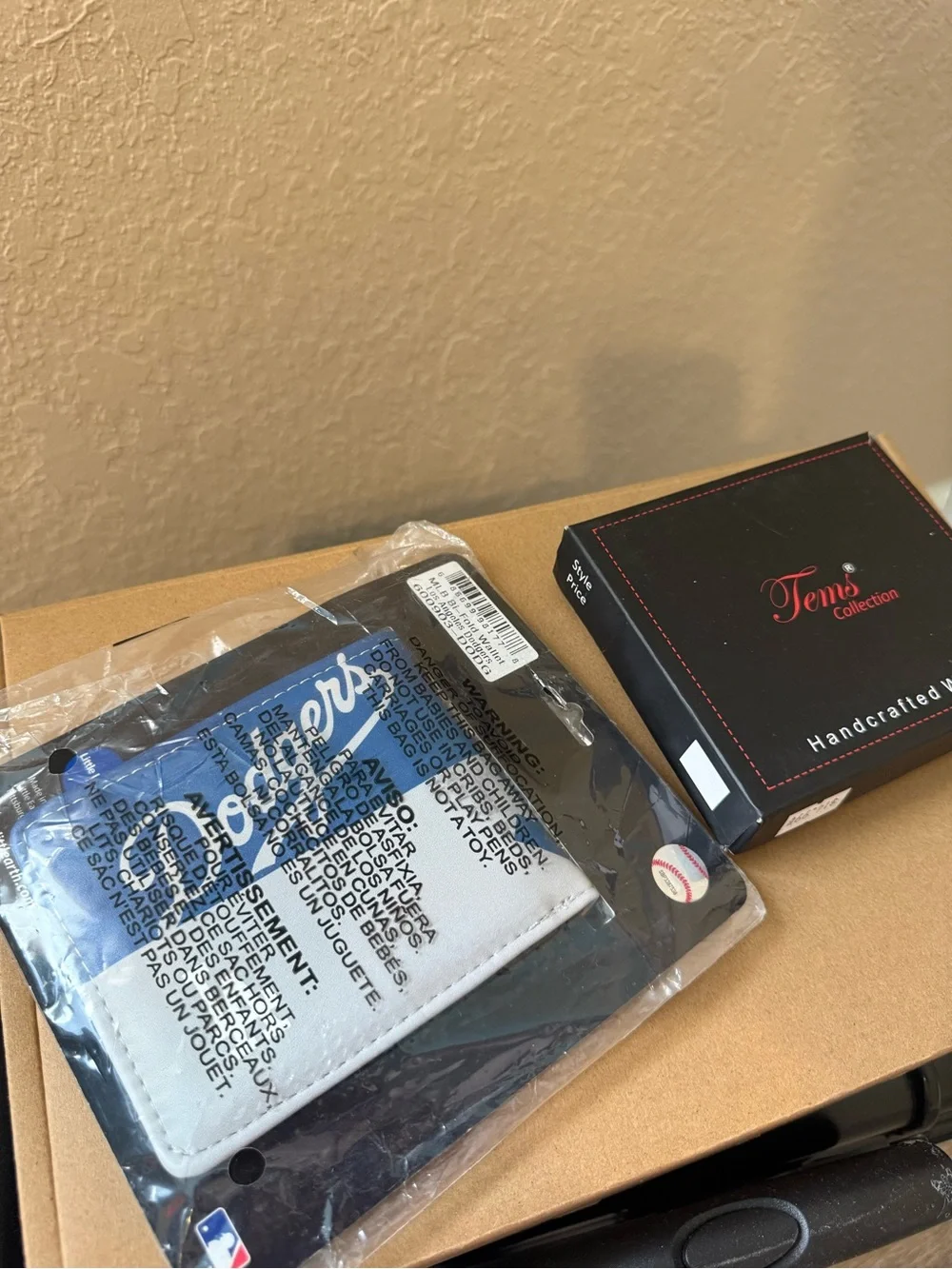 Lakers and Dodgers Men’s wallets (NWT)